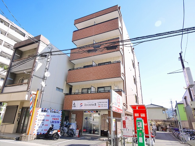 アイリスハイツ5号館の外観