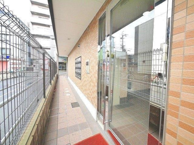 アイリスハイツ5号館のエントランス|清潔なエントランスです
