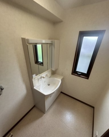 中古戸建　和歌山市内原の独立洗面台