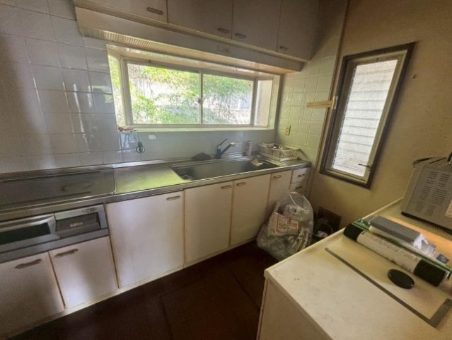 和歌山市 弘西（紀伊駅） 2階建 4ＳＬＤＫのキッチン