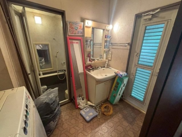 和歌山市 弘西（紀伊駅） 2階建 4ＳＬＤＫの洗面所