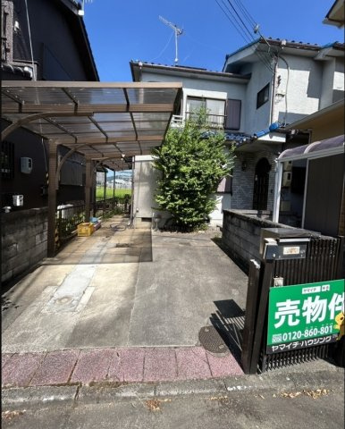 中古戸建　岩出市山の駐車場