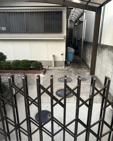 中古戸建　和歌山市加納　5SLDKの駐車場