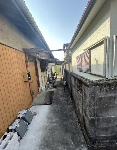 中古戸建　和歌山市神波　平屋建の前面道路含む現地写真