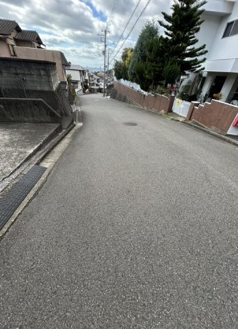 中古戸建　和歌山市六十谷の前面道路含む現地写真