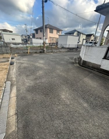 中古戸建　和歌山市中島の前面道路含む現地写真