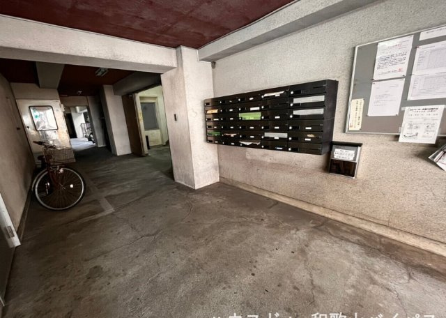 和歌山市匠町　ぶらくり丁会館のエントランス