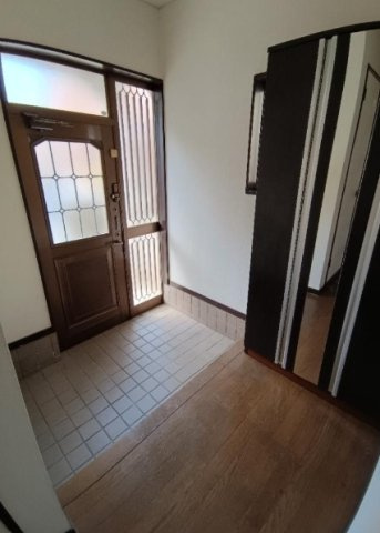 中古戸建　岩出市曽屋の玄関