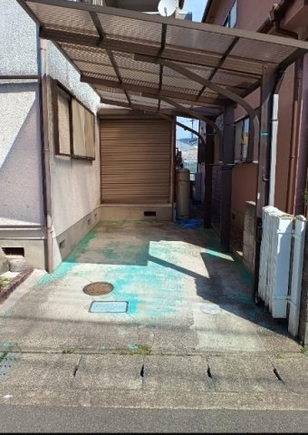 中古戸建　岩出市曽屋の駐車場