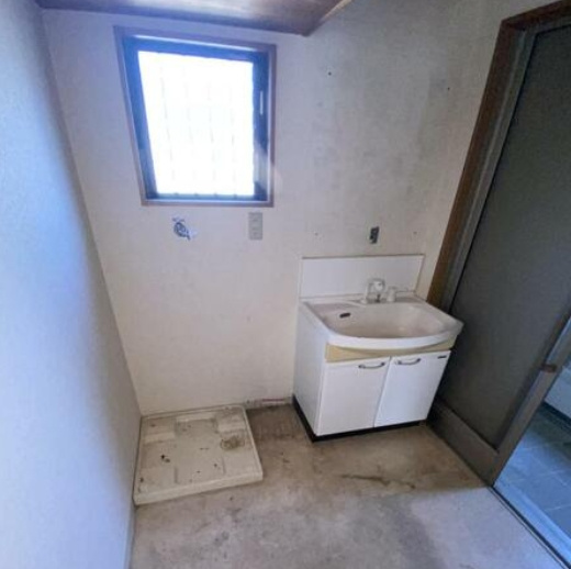 中古戸建　直川の独立洗面台