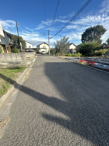 中古戸建　直川の前面道路含む現地写真