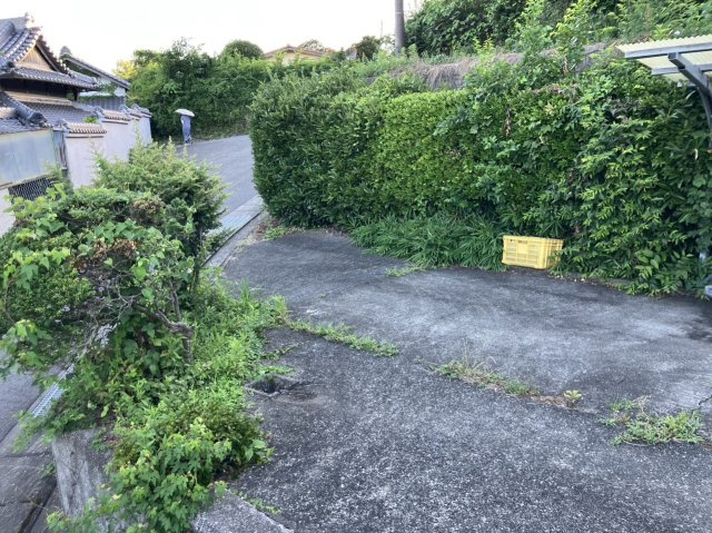 中古戸建　岩出市根来の前面道路含む現地写真