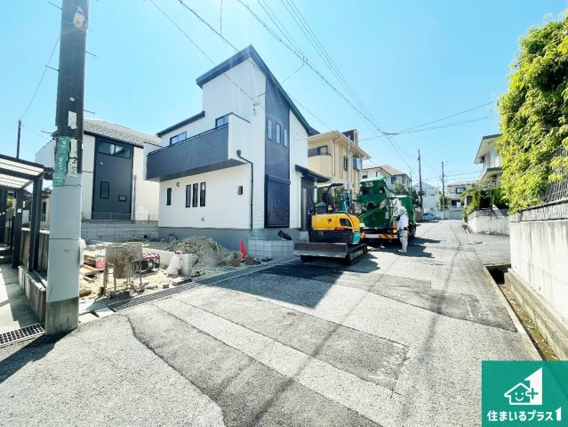 神戸市西区樫野台　新築一戸建ての前面道路含む現地写真|周辺は落ち着いた街並みの住宅地！子育てがしやすい住環境です！まだ未完成ですが、現地でしかわからない事もございます。是非一度ご覧ください。
