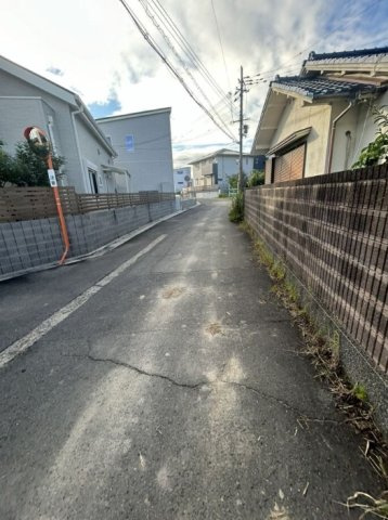 中古戸建　直川の前面道路含む現地写真