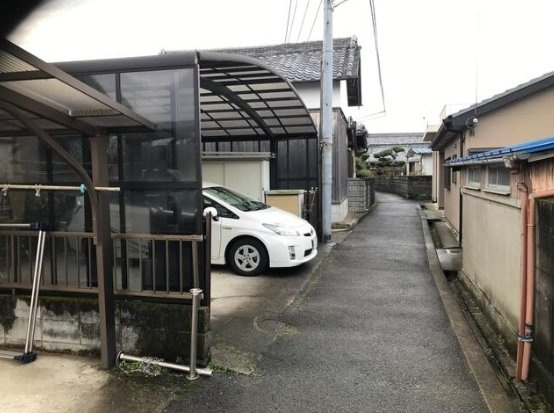 中古戸建　和歌山市楠本の前面道路含む現地写真