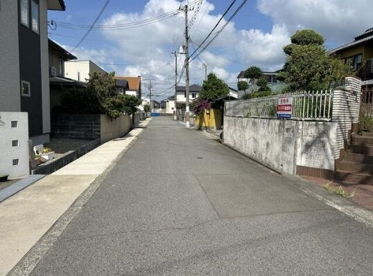 中古戸建　和歌山市府中の前面道路含む現地写真