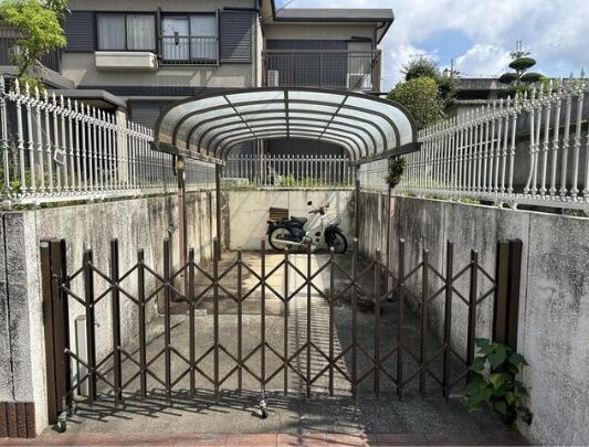 中古戸建　和歌山市府中の駐車場