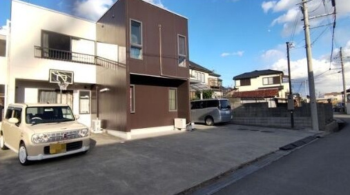 中古戸建　府中の前面道路含む現地写真
