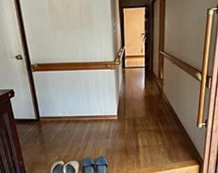 中古戸建　岩出市山崎の玄関