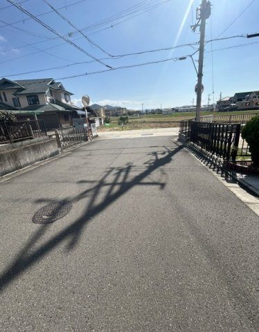中古戸建　和歌山市　楠本の前面道路含む現地写真