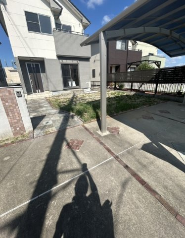 中古戸建　和歌山市　楠本の前面道路含む現地写真