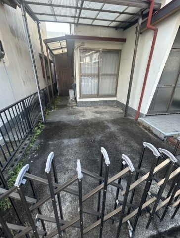 中古戸建　杭ノ瀬の駐車場