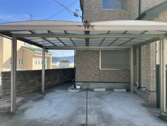 中古戸建　岩出中黒の駐車場