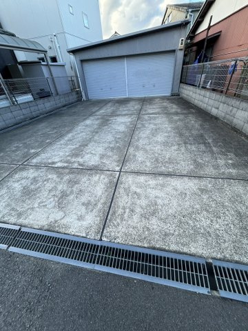 事業用一括　和歌山市内原の外観|駐車スペースになります。