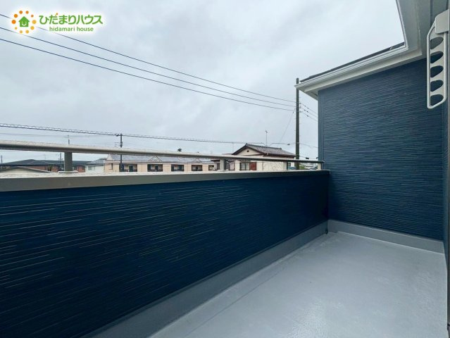 野田市中里3期　新築戸建　2号棟のバルコニー|広々としたバルコニー。お洗濯物もぜーんぶ干せちゃいます！！						
