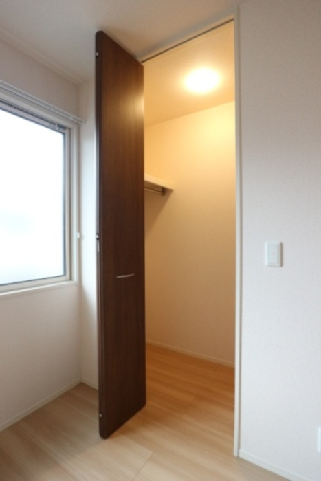 クレストフォーチュン Bの洋室|北側洋室 ウォークインクローゼット