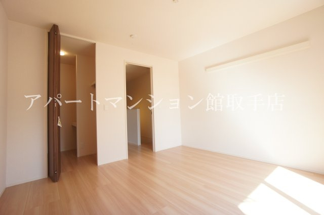 クレストフォーチュン Bの居間・リビング