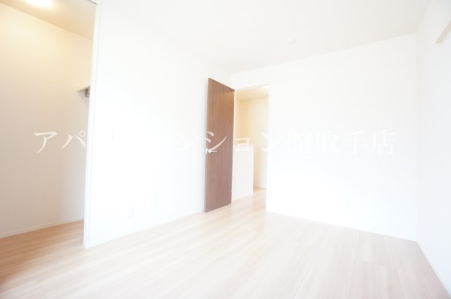 クレストフォーチュン Bの居間・リビング