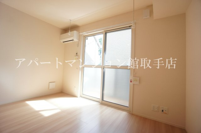 クレストフォーチュン Bの居間・リビング