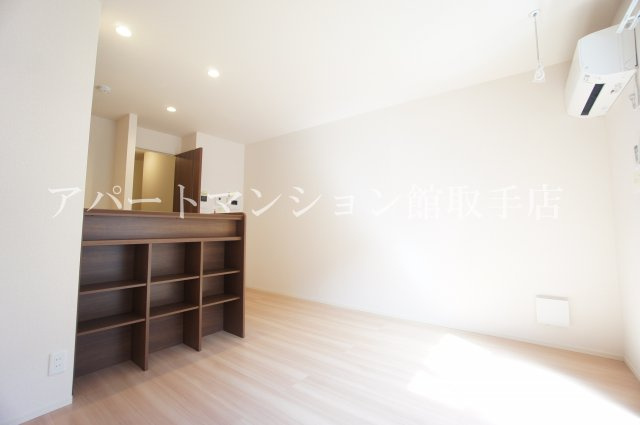 クレストフォーチュン Bの居間・リビング