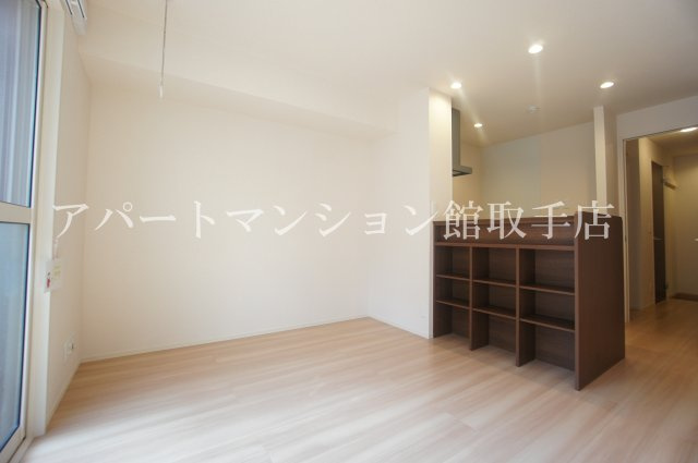 クレストフォーチュン Bの居間・リビング