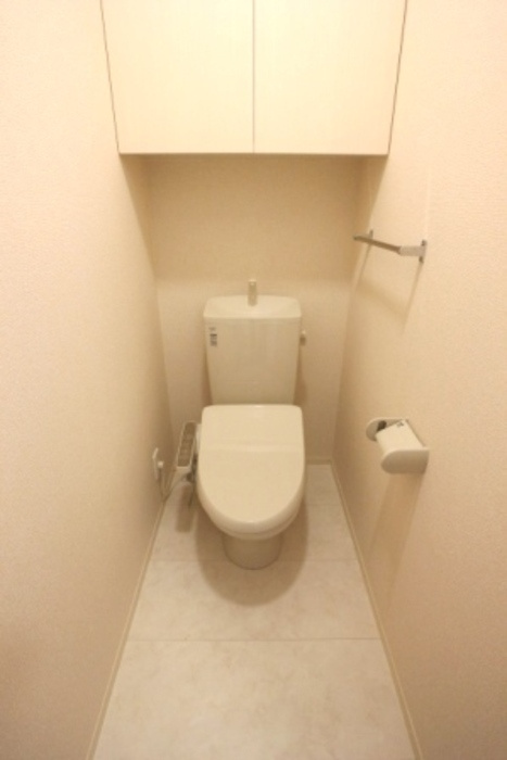 クレストフォーチュン Bのトイレ|温水洗浄便座