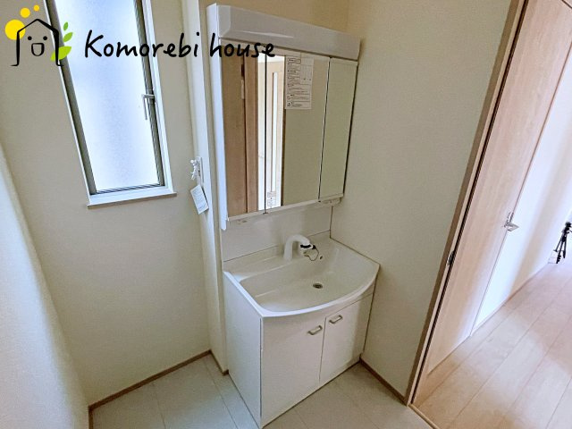 桶川坂田東　第2期　新築一戸建て　ハートフルタウン　Bの独立洗面台|26.3.6撮影済み