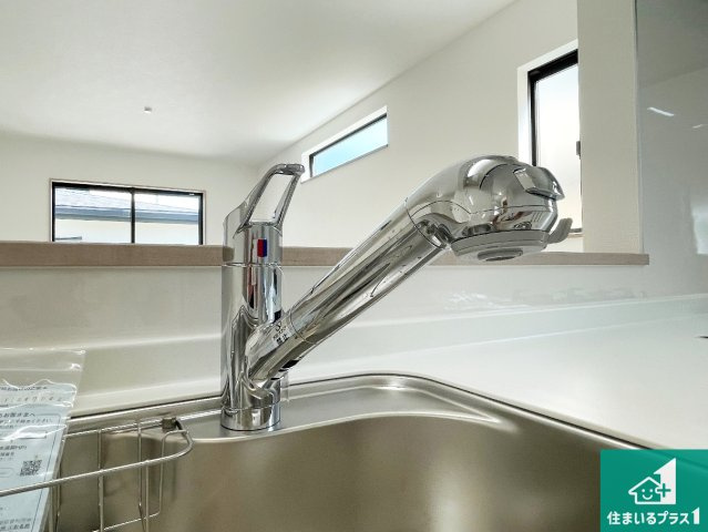 神戸市西区樫野台　新築一戸建ての設備|浄水器を内蔵！炊飯時、お茶を作る時に安心してお水を使えます！お湯と冷水、浄水と原水、シャワーの切替えもワンタッチです！