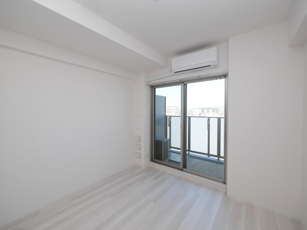 エスリード新大阪ザ・プレミアEASTの洋室