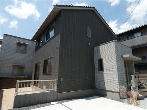 伊島町1丁目戸建貸家の外観|外観写真（昼）