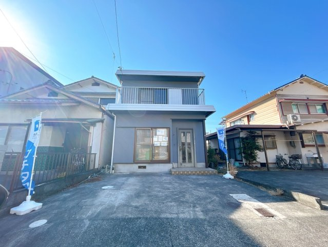 中古 戸建ての外観|外壁塗装工事済み♪