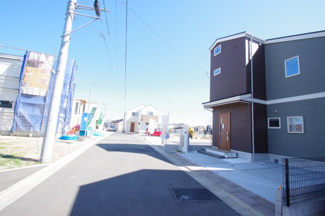 【前面道路含む現地写真】 | 【仲介手数料無料！！】日野市新井1丁目　新築戸建て（全1棟）1号棟　5280万円