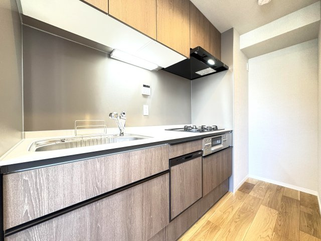 コスモ柴又駅前のキッチン|ドキドキの新生活も、安心してスタート。ぴったりの住まいを見つけませんか？クランディアが一緒に住まい選びをサポートします‼　まずは、お気軽にお問合せください　＃クランディア