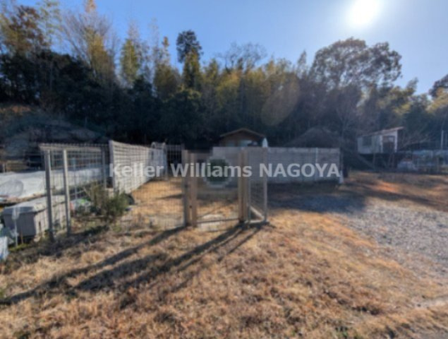 日進市藤枝町奥廻間ログハウス付土地の画像