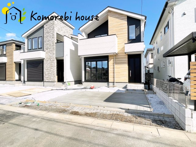 桶川市泉　6期　新築一戸建て　KEIAI GRACE　03の駐車場|駐車場に車を止められます