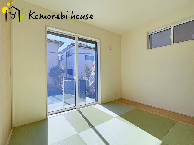 桶川市上日出谷　11期　新築一戸建て　ブルーミングガーデン　01の和室|和室、ちょっとしたくつろぎスペースにいかがでしょうか