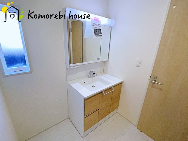 桶川市上日出谷　11期　新築一戸建て　ブルーミングガーデン　01の独立洗面台|独立洗面台、朝の身支度には欠かせません