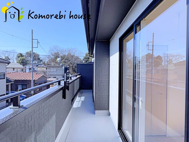 桶川市上日出谷　11期　新築一戸建て　ブルーミングガーデン　01のバルコニー|落ち着いた時間を過ごせるバルコニーです
