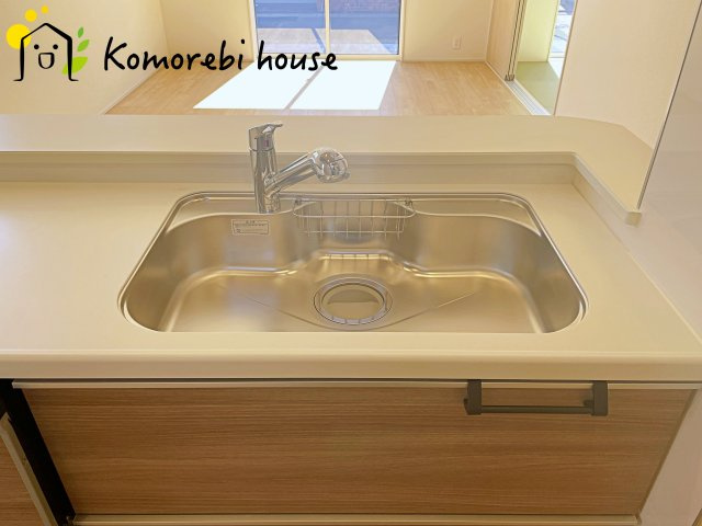 桶川市上日出谷　11期　新築一戸建て　ブルーミングガーデン　01のキッチン|きれいなキッチンです