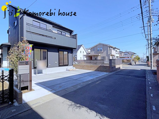 桶川市上日出谷　11期　新築一戸建て　ブルーミングガーデン　01の前面道路含む現地写真|前面道路含む現地写真です